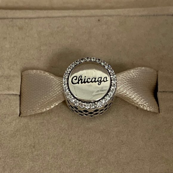 Pandora Chicago Rainbow City Exclusive Charm - Picture 3 of 6